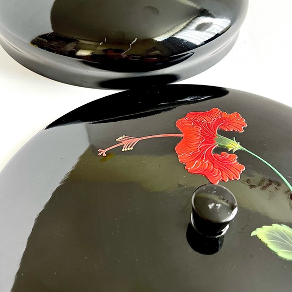 Vintage Bembo Okinawa Hibiscus Lacquerware Japanese Candy Box with Lid - Picture 5 of 9